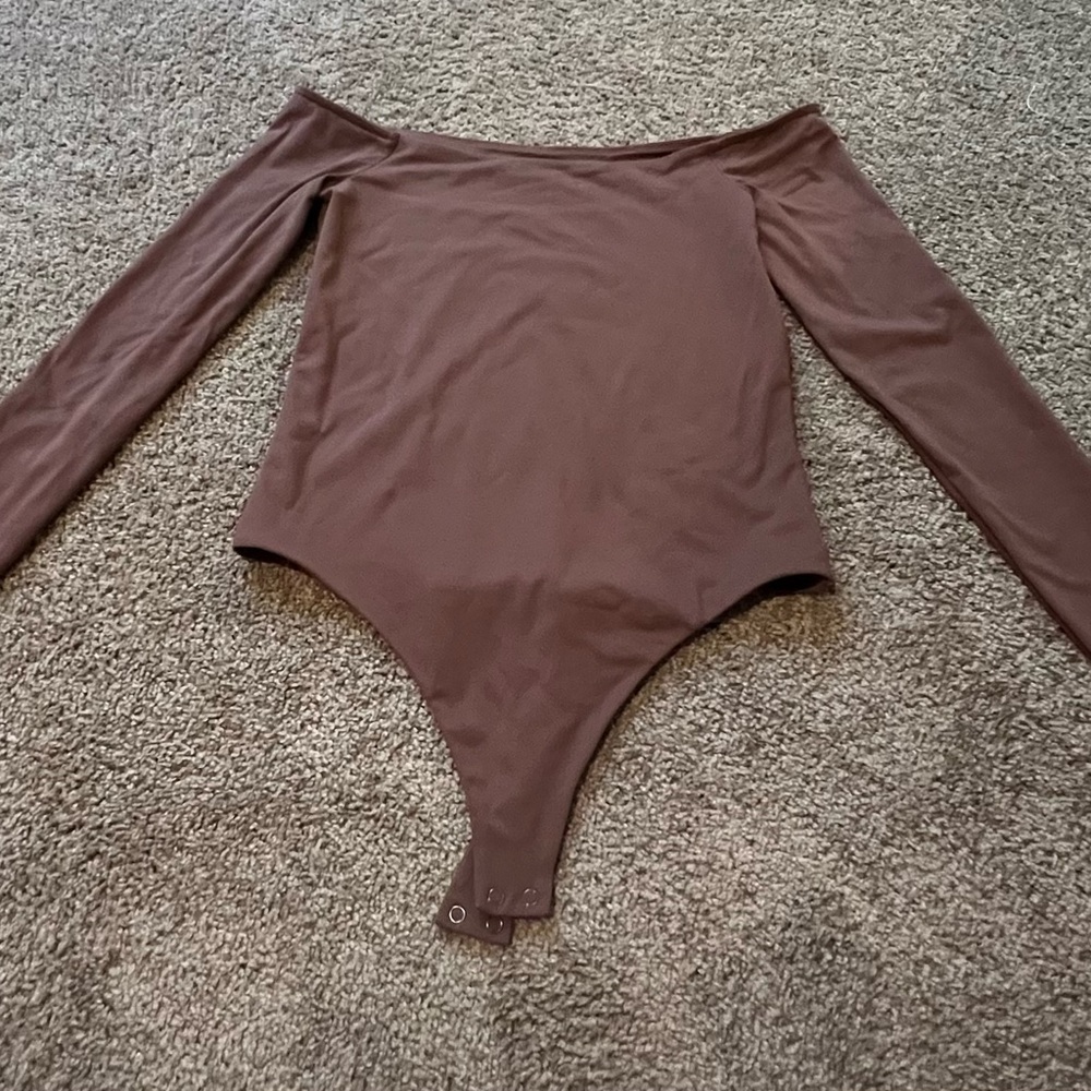 Nuuds Off-Shoulder Bodysuit